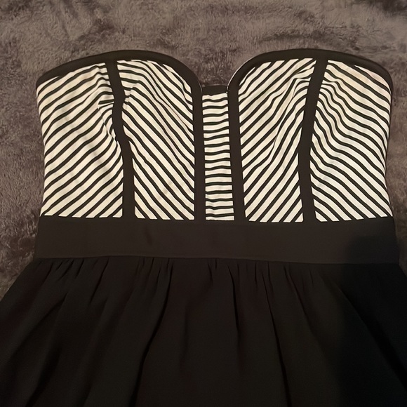 Foreign Exchange Size Small. White and Black Stripes on Top. Bottom Dress Black - Picture 2 of 4